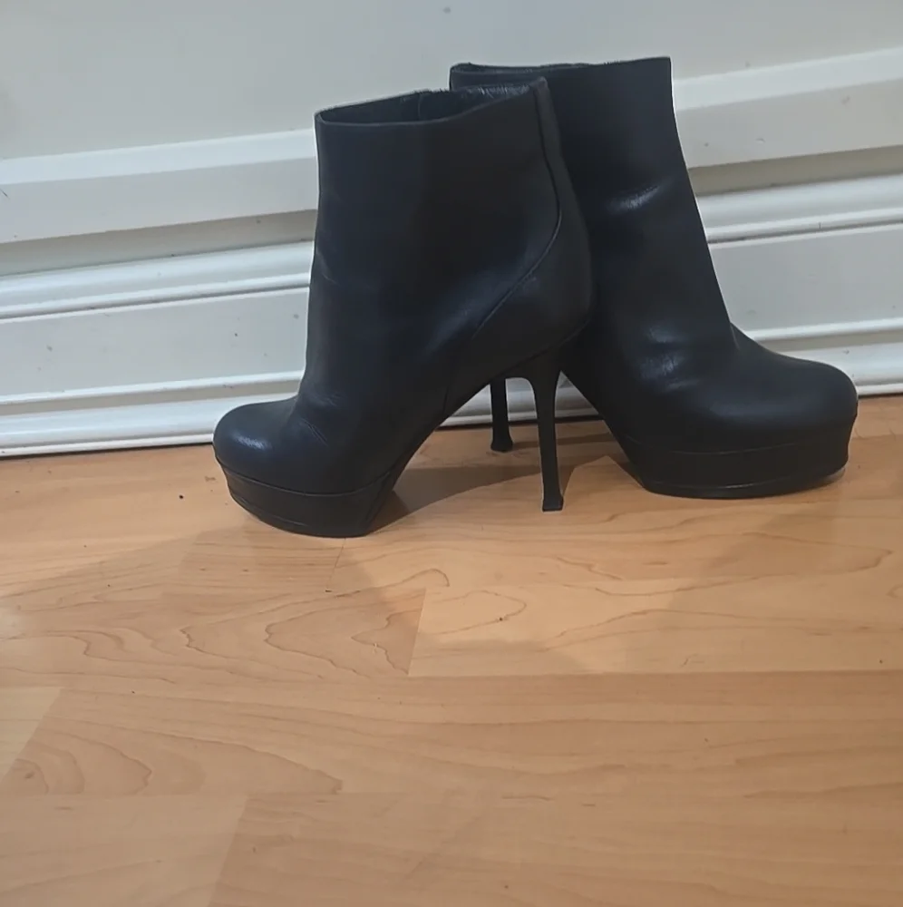 YSL Womens 38 Elegant Black Ankle Boots - Picture 2 of 10